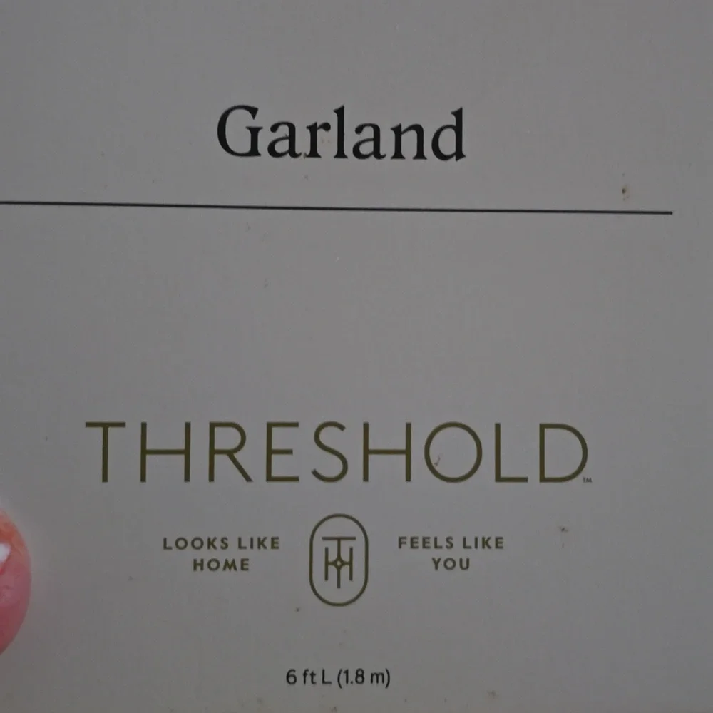 Threshold Scarlet Heart Garland